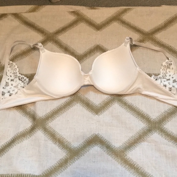 Victoria’s Secret Bra - Picture 5 of 6